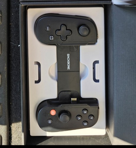 Backbone Mobile Gaming Controller, Black, BB-51-B-RW (USB-C) Android. - Picture 2 of 3