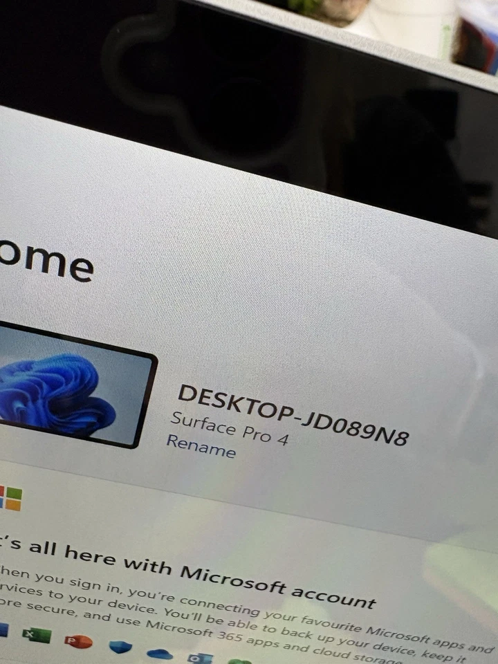 Microsoft Surface Pro 4 12.2” Intel Core m3 4GB RAM 128GB SSD LCD Pixel Line - Image 4 of 4