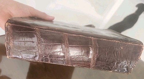 Vintage 1950s 9”x3”x9” Dark Chocolate Crocodile Leather Pinup Purse - Picture 8 of 24