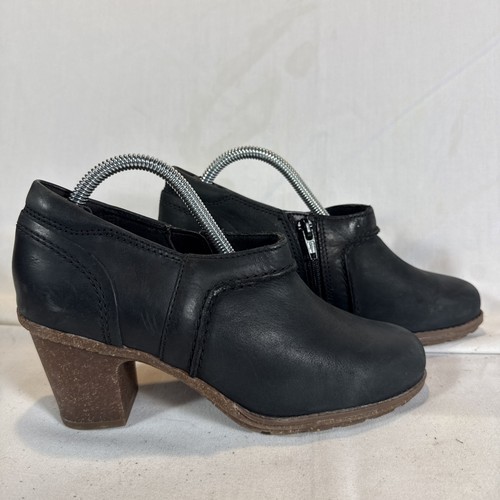 Clarks Ankle Boots Women 6 Sashlin Aleta Black Matte Leather Booties Moto Zip - Picture 2 of 6