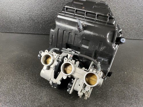 2014 YAMAHA FZ09 MAIN FUEL INJECTORS / THROTTLE BODIES Airbox - Picture 1 of 13