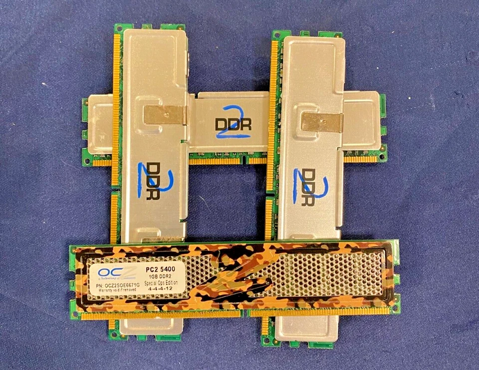 PNY DDR PC2-5400 1GB (4x1GB) RAM - Image 3 of 4