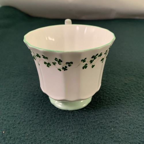 2 Vintage Royal Crest Fine Bone China Shamrock Teacups & Saucers - Picture 10 of 23