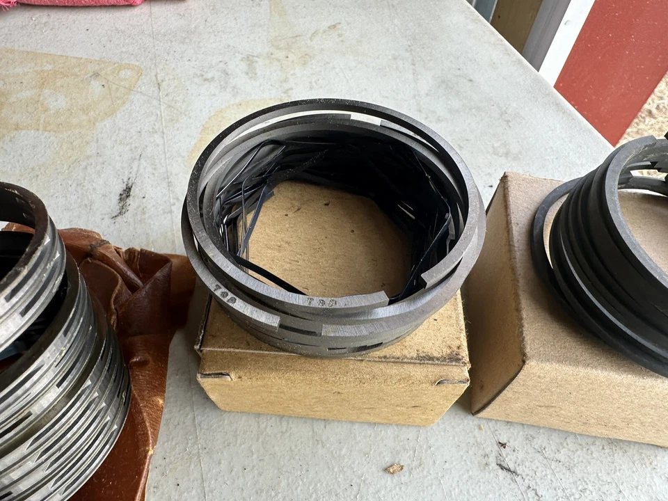 Juego de anillos estándar Lincoln Zephyr V-12 96H-6149-A2 NOS Foto 4 de 4