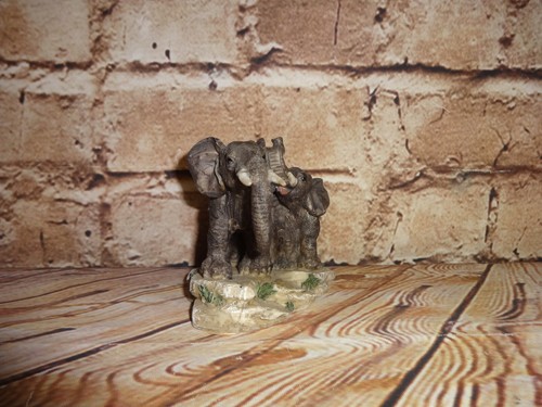 Figura de resina de mamá elefante 3,25" de alto - Imagen 4 de 4