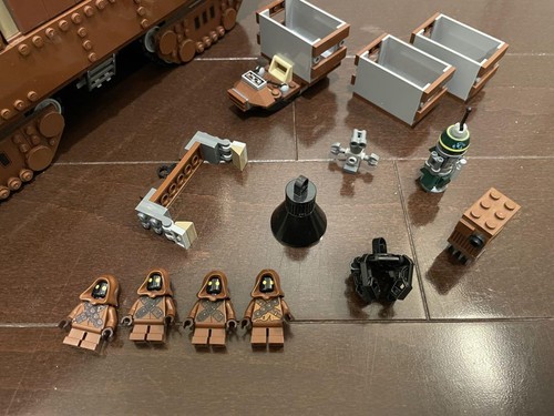 LEGO Star Wars 75059 Sandcrawler UCS Set with Minifigures Ultimate Collector's - Picture 12 of 14