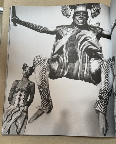 Max: Photographs by Max Vadukul SIGNED! First Edition Callaway Editions 2000 - Picture 10 of 14