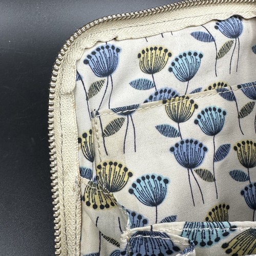 LATICO Lilly 100% Leather Mini Crossbody Purse White Accordion Organizer Zip - Picture 5 of 7