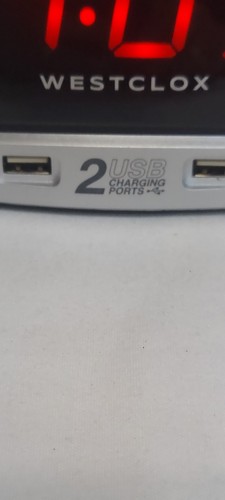 Westclox 1.4 in Black USB Clock Radio Digital PlugIn Excellent Used Condition LN - Picture 2 of 19