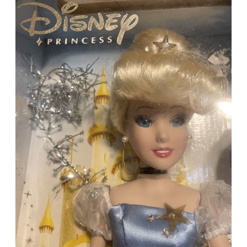 Cinderella "Star Dust" 15"inch porcelain Doll DISNEY New with box. - Picture 3 of 16