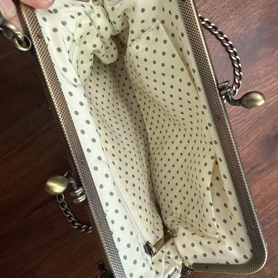 Bolso Bee Kisslock Elegante Bordado Caprichoso Foto 4 de 4