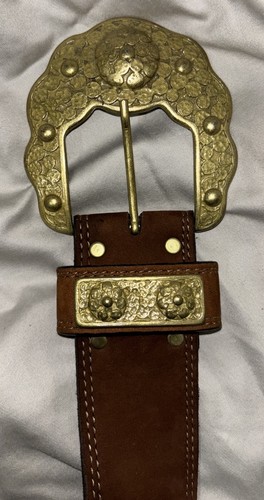 Vtg SAND CASTLE Brown Leather Ornate Brass BUCKLE Medallion Belt M/L Size 32" - Picture 2 of 13