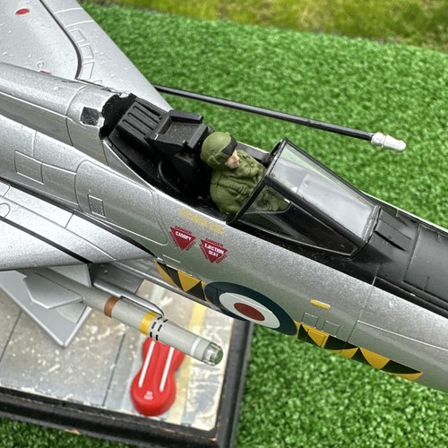 Corgi EE Lightning F.Mk.6 - RAF 74 Sqn Tigers, XS927, RAF Tengah, 1969 - 1:48 - Bild 4 von 24