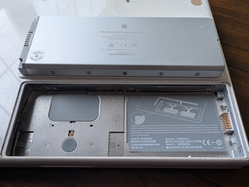A1181 Macbook 2ghz Core2 Duo 1gb White 2006 No Hd - Picture 8 of 8