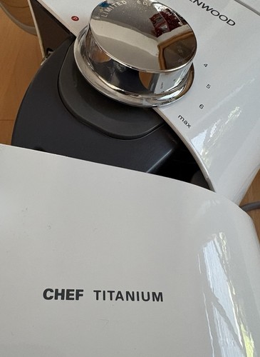 Küchenmaschine KENWOOD KMC010 Titanium Chef weiß. Edelstahl/ Glas *wie neu* - Bild 5 von 18