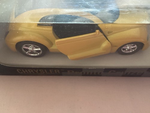 CHRYSLER Pronto CRUISER Metallic GOLDEN Color Car w/ Opening Doors New Ray 1:32 - Picture 3 of 6