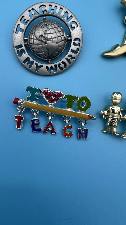 Lote de 6 broches vintage para maestros - AJC, JJ, - conjunto de joyas de regreso a la escuela Foto 4 de 4