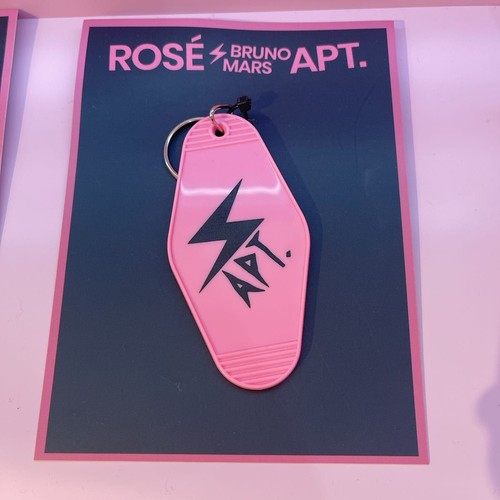 BLACKPINK Rosé Keyring Trading Card Shopper Set - Picture 23 of 24