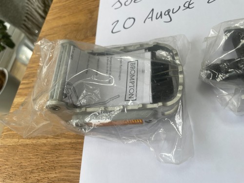 Nuevos Pedales Plegables Brompton - Juego de Pedales Plateados Izquierdo y Derecho - Nuevos en Embalaje - Imagen 6 de 7