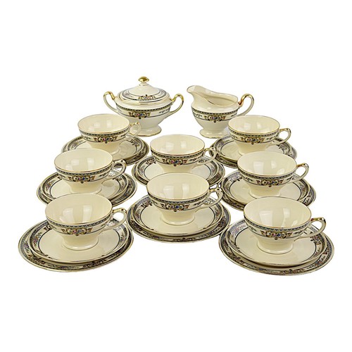 Hutschenreuther Tea Set, Carinthia, Crown Lion Ivory, Selb Bavaria - Picture 1 of 6