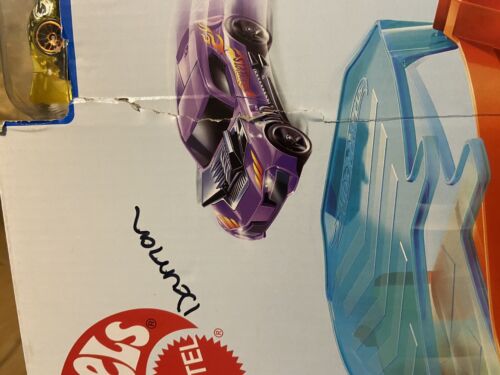 MATELL Hot Wheels Flying Customs Drop Race Jump with 2 Cars New In Box - Picture 14 of 14