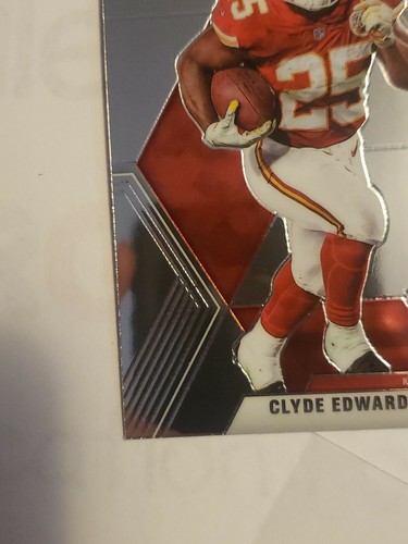 2020 Panini Mosaic Clyde Edwards-Helaire Rookie Card - Picture 5 of 10