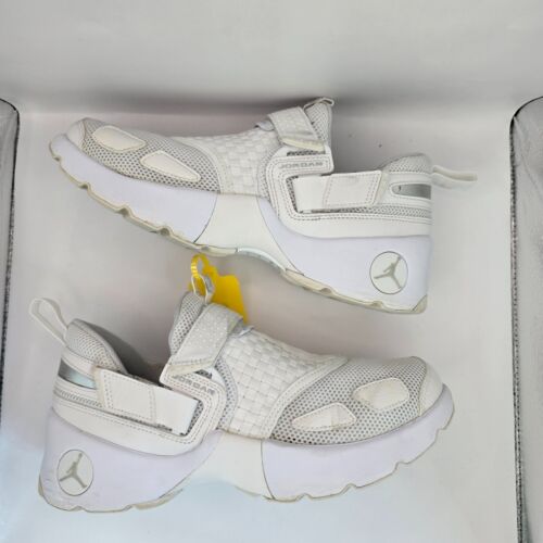 Size 7Y - Air Jordan Trunner LX BG Triple White - Picture 5 of 8