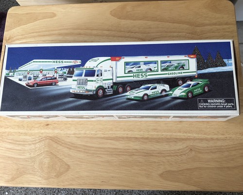 Vintage 1997 Hess Toy Truck and 2 Friction Motor Racers Original Box NOS�� - Bild 1 von 7
