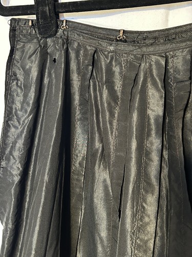 Antique Victorian Black Silk Taffeta Vertical Pleat Skirt As Is - Picture 8 of 16