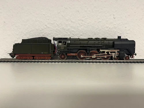 Trix H0 32223 Dampflok BR 01 077 grün Limited Edition