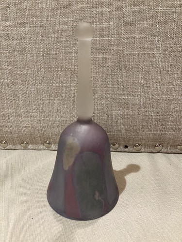Handpainted art deco glass bell by Nouveau Art Glass; painted by Rueven - Picture 2 of 7