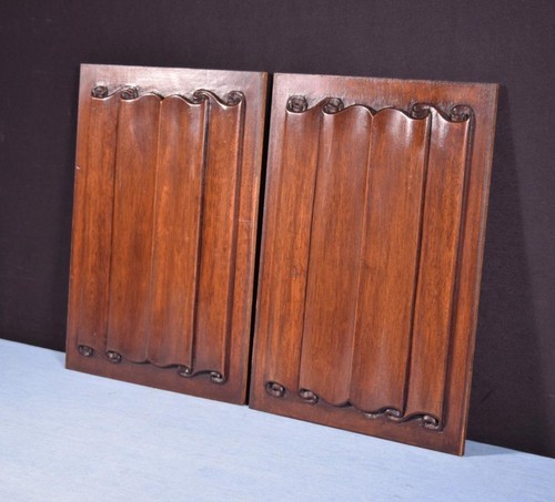 Antique French Gothic Revival Panels in Solid Walnut Wood w/Linen Fold Carvings - Picture 2 of 11