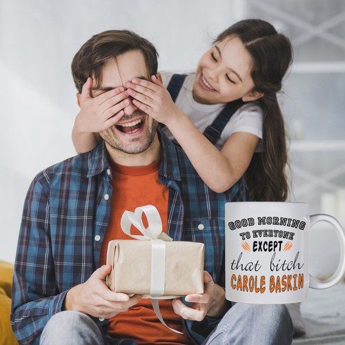 Taza exótica Good Morning Todos Excepto That B*tch Carole Baskin Tiger King Joe - Imagen 7 de 7