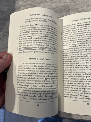 Dishing It Out : Power and Resistance among Waitresses in a New J - Picture 6 of 6