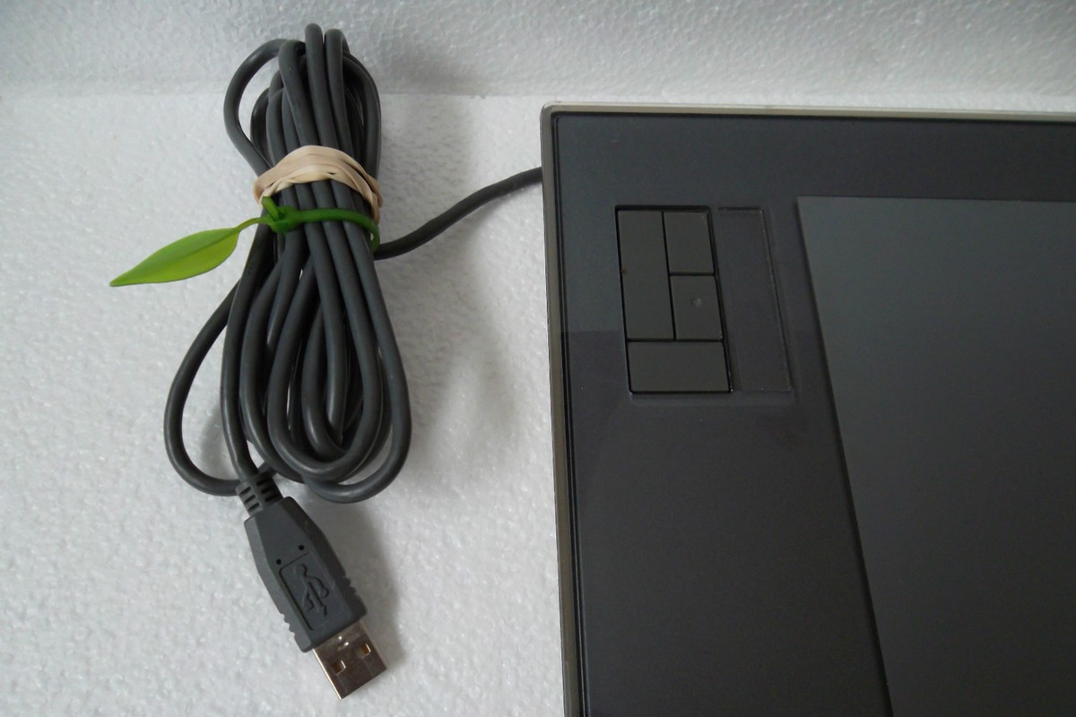 インチュオス3 Amazon.com: Wacom Intuos3 4 x 6-Inch Wide Format Pen Tablet