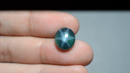 10,35 quilates 12,7 x 11,2 mm zafiro estrella verde 6 rayos laboratorio corindón VDO EGS10323 - Vídeo 1 de 1