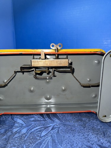 1930s Ranger Steel Litho Wind-Up Mechanical Billiard Table Pool - Picture 9 of 9
