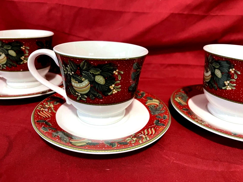 Gibson Boughs Of Holly 8 Piece Set Of 4 Each Christmas Holiday Cups & Saucers - Image 2 of 3