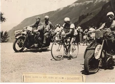 PHOTO CYCLISME #PPFG1457 ROBIC GAGNE LA 2 EME ETAPE TOUR DE FRANCHE PAU LUCHON