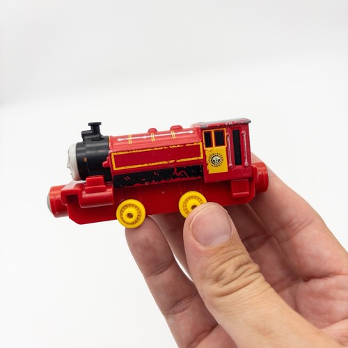 Thomas and Friends Take-n-Play Victor Diecast Metal 2013 Train Mattel Gullane - Picture 6 of 7