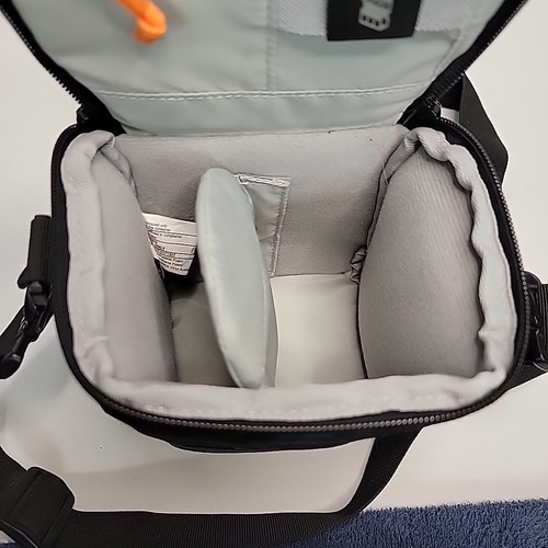 LowePro Adventura SH 120 II Camera Holster Bag Holds 6"w x 4" x 6.5"H w/ Strap - Picture 8 of 12
