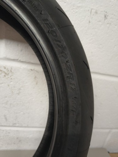 120/70/17 58W Pirelli Diablo Rosso 1V 4 Motorcycle Front Tyre Tubeless DOT 2724 - Picture 6 of 10