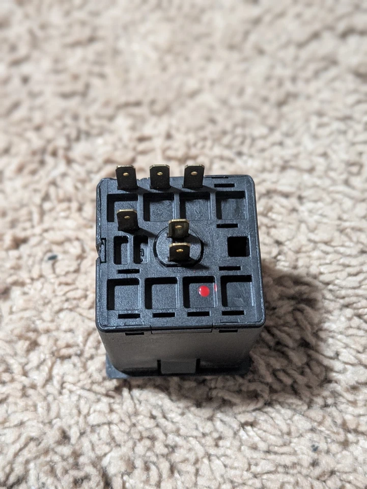 Alfa Romeo Spider 1983-94 • Interruptor de peligro de emergencia consola central OEM Foto 4 de 4