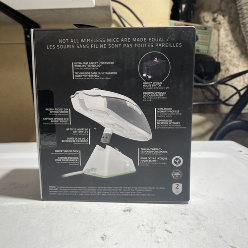 Razer RZ01-03050400-R3U1 White Viper Ultimate Gaming Mouse/Dock New DAMAGED BOX - Picture 3 of 7