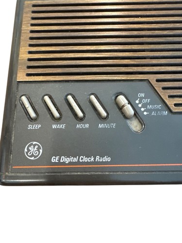 Vintage GE Woodgrain Digital Radiowecker Modell 7-46120A AM/FM Wecker mit Batterie - Bild 3 von 9