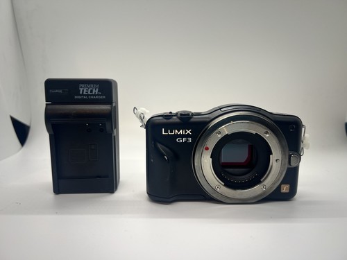 Panasonic LUMIX DMC-GF3 12.1MP Digital Camera - Black (Body Only)w Charger - Picture 2 of 6