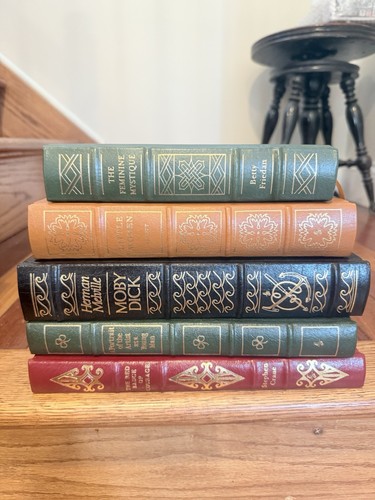 5 Vintage Books The Easton Press, Moby Dick, Little women, The Feminine Mystique - Picture 17 of 17