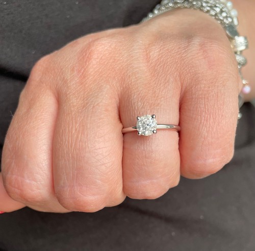 Anello solitario in Oro bianco 14k con diamante Naturale 1,01 ct./F(incolore)IGI - Foto 12 di 14