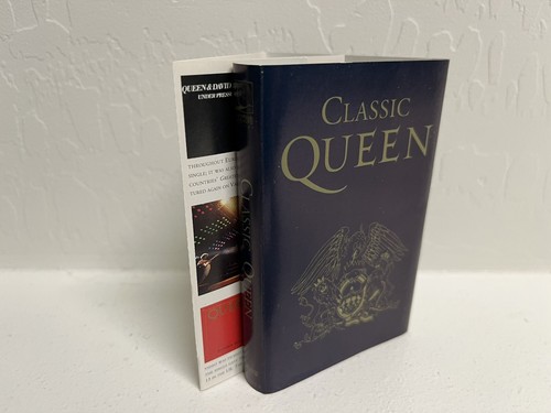 Classic Queen by Queen (Cassette, Hollywood Records 1992) Excellent Condition - Picture 4 of 8