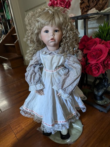 Hilary porcelain doll by Dianne Everett - Picture 2 of 5